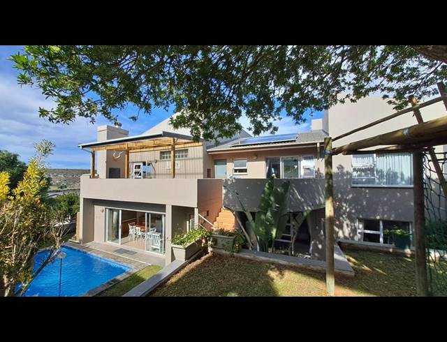 5 BEDROOM HOUSE FOR SALE IN STILBAAI-WES